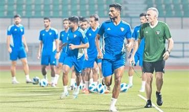 «الأزرق» يختتم معسكر دبي.. ويغادر إلى عمَّان غداً