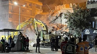 انتشال 5 مصابين.. قوات الإنقاذ تواصل رفع أنقاض عقار أرض الجولف المنهار (صور)
