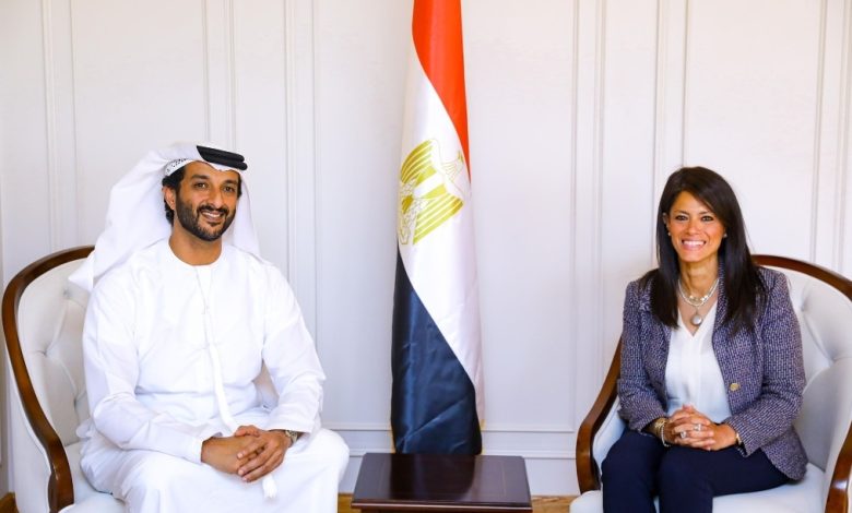 بن طوق يبحث سبل تعزيز التعاون الاقتصادي مع وزيرة التخطيط المصرية