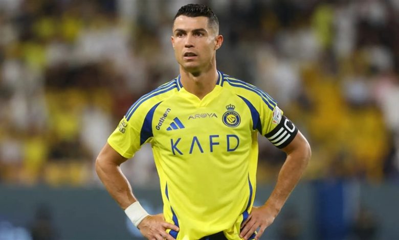 رونالدو لا يتناول من "طعام النصر".. ويراقب اللاعبين