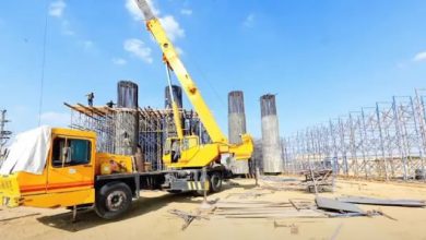 وزير الإسكان يتابع سير العمل بمشروعات الطرق والمرافق بمناطق التوسعات بعدة مدن جديدة