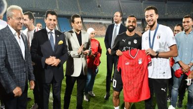 وزير الرياضة يدعم المنتخب قبل مواجهة كاب فيردي.. وممر شرفي لأبطال أولمبياد باريس