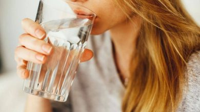 شرب الماء عند الاستيقاظ.. دراسة تحدد فوائد كبيرة