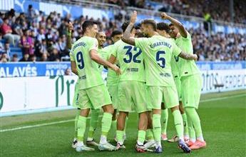 هاتريك ليفاندوفسكي يقود برشلونة لتعزيز صدارته في الليغا
