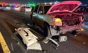 إصابة 4 أشخاص في حادث تصادم وانقلاب على طريق الفحيحيل السريع