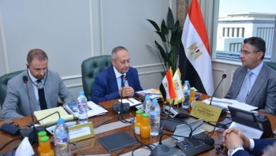 وزير التموين يبحث مع بعثة البنك الدولي تعزيز التعاون في الحماية الاجتماعية
