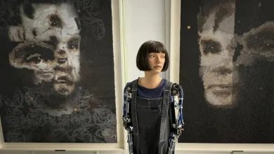 روبوت Ai-Da تُباع لوحته بأكثر من مليون دولار في مزاد علني