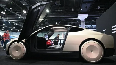 تسلا تبحث عن فريق للتحكم عن بُعد في سيارات الأجرة الآلية ذاتية القيادة