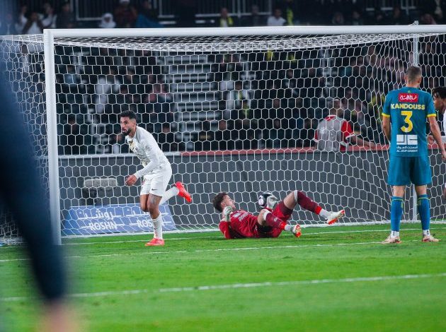 دوري روشن: الاتحاد يكسب العروبة بثنائية ويعتلي الصدارة مؤقتاً