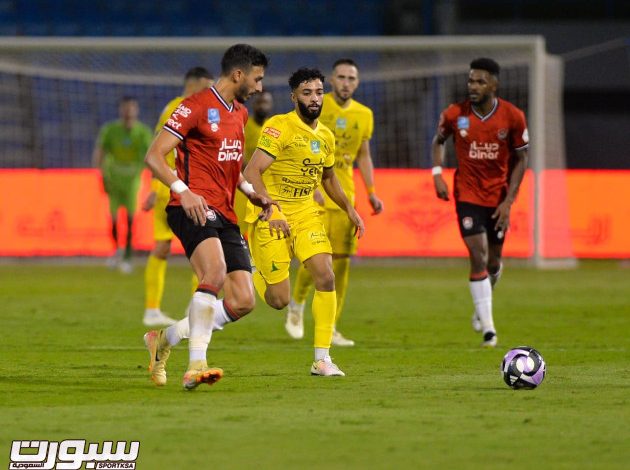 دوري روشن: الخليج يكتسح الرائد برباعية نظيفة