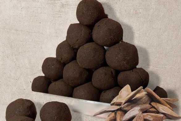 عطور الخمرة والدلكة في مصر.. طالبة أسنان تتحدى محنة الحرب بتراث العطر السوداني النسائي