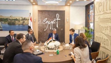 وزير السياحة يلتقي مجموعة من كبرى شركات الطيران