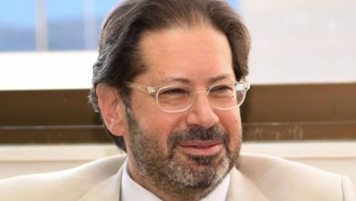 السفارة السورية في الكويت مستمرة ...