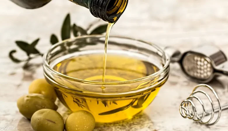زيت الزيتون وسر الوقاية من الأمراض المزمنة والسرطان