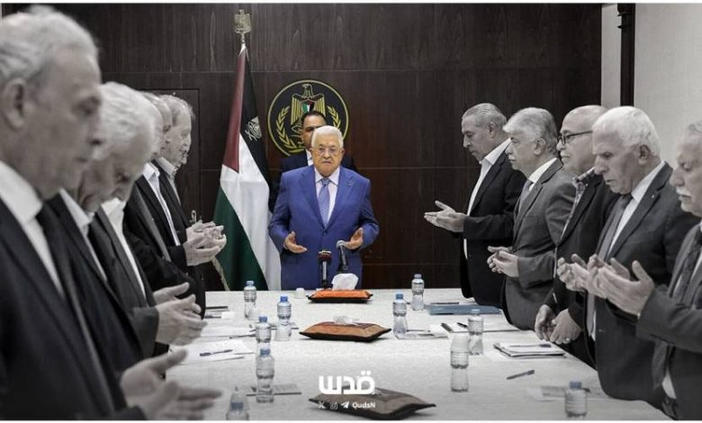 عباس يرقي مدراء ويمنح الموظفين 70% من راتب شهر أكتوبر