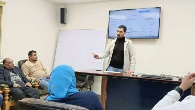 مدير حميات قنا يناقش مع فريق مكافحة العدوى تحسين الخدمات الطبية المقدمة للمواطنين