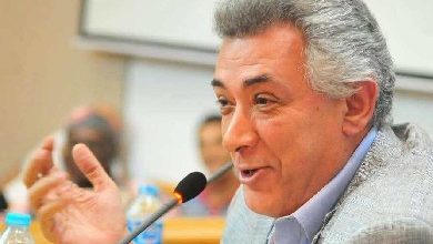 وزير الثقافة يجدد الثقة في سامح مهران لرئاسة الدورة الـ32 لمهرجان المسرح التجريبي