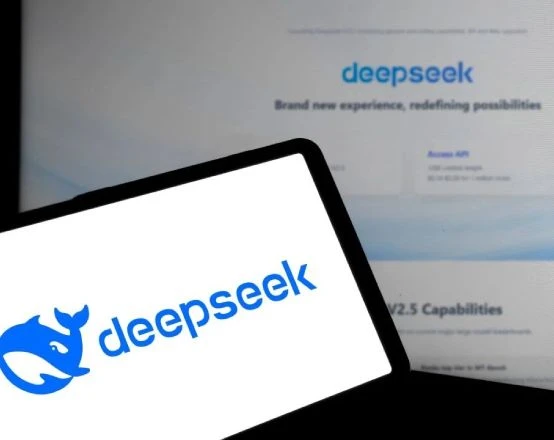 خبر صحفي: DeepSeek يتفوق على ChatGPT بزيادة 50 ضعفًا في جوجل تريندز