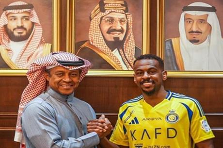 النصر السعودي يربط نجمه الخيبري بعقد طويل الأمد