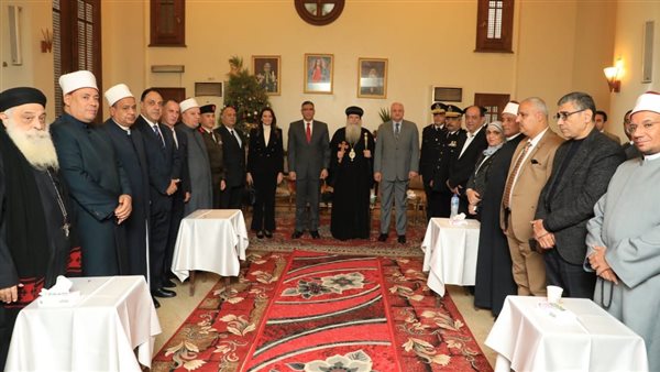 صور| زيارة رئيس الحركة الوطنية ومحافظ الجيزة لمقر مطرانية الاقباط الأرثوذكس بشمال الجيزة .. كل عام واقباط مصر بخير