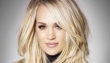 كاري أندروود تغني أمريكا الجميلة في احتفالية تنصيب ترامب رئيسا لأمريكا