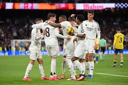 مبابي وفينيسيوس يقودان قائمة ريال مدريد لمواجهة سالزبورج بدوري الأبطال