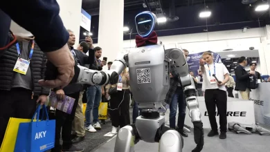 من ضمنها سوارٌ يُسجل يومك.. أبرز منتجات الذكاء الاصطناعي في CES 2025