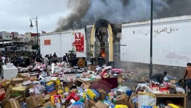 السلطة تسابق الزمن لتخطي أضرار حريق "سوق بني مكادة" في طنجة