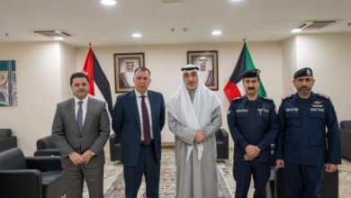 النائب الأول يستقبل وزير الداخلية الأردني في «قاعدة نواف الأحمد»