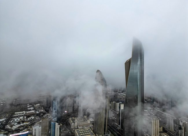 «الأرصاد» تحذر: أمطار رعدية متفرقة ونشاط في الرياح