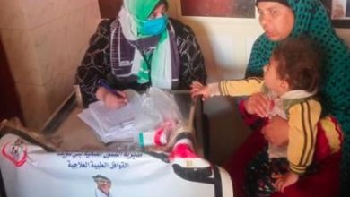 الكشف على 1500 حالة وتوفير العلاج بقافلة طبية في اهناسيا ببني سويف