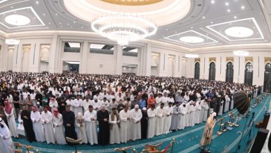 المتهجدون أحيوا ليلة الثاني والعشرين متحرين ليلة القدر