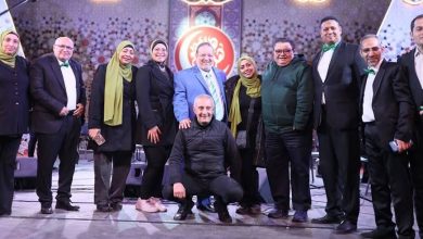 جمهور برنامج هل هلالك يردد أغاني المديح النبوي مع صوت أحمد الكحلاوي على مسرح الهناجر