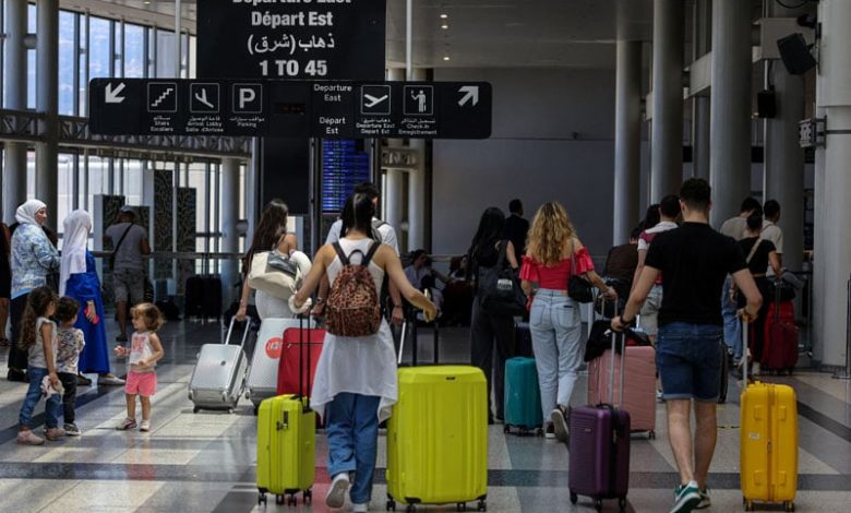 المغرب يواجه تحديات إجلاء المغاربة من مناطق النزاع عبر صفقات عمومية
