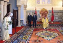 الملك يعين عددا من السفراء الجدد
