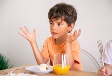 إياك تجاهلها...علامات تشير إلى زيادة البروتين لدى الأطفال