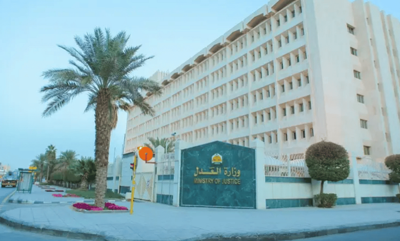 «العدل» تحيل محاميا للتحقيق بعد حديثه عن معلومات مضللة حول منع الوقوف أمام المنازل