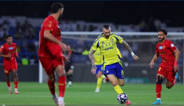 النصر يحقق فوزا متأخرًا على ضمك