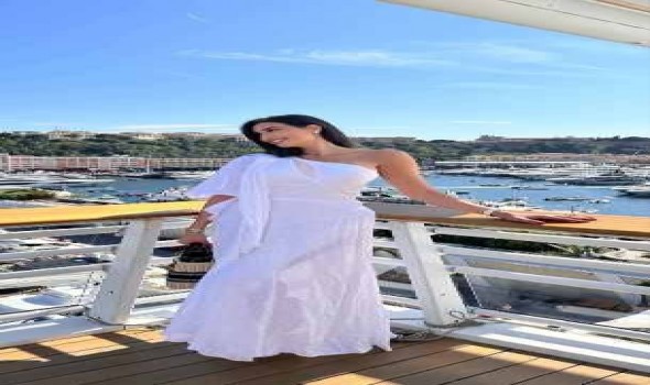 تنسيقات مثالية للنهار والمساء لياسمين صبري على الشاطيء