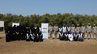 حرس الحدود ينفذ حملة تطوعية لتنظيف شاطئ الشباب بمنطقة جازان