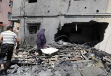 12 قتيلاً في قصف إسرائيلي على غزة و«الأونروا» تصف الحصار بـ«العقاب الجماعي»