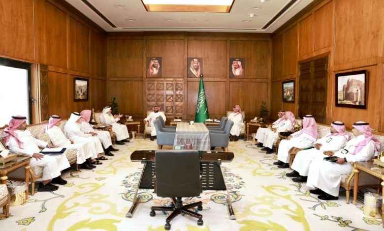 أمير عسير يشهد توقيع اتفاقية شراكة مجتمعية لدعم علاج الحالات القلبية - أخبار السعودية
