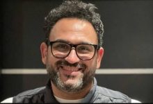 أكرم حسني يكشف لـ «عكاظ» تفاصيل فيلمه الجديد «زوجة رجل مش مهم» - أخبار السعودية