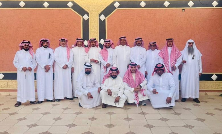 لقاء معلمي معهد المعلمين بظهران الجنوب بعد 38 عاماً - أخبار السعودية