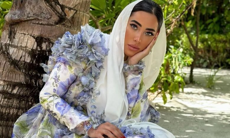 6 أفكار لتنسيق فساتين البحر مثل مدونات الموضة المحجبات