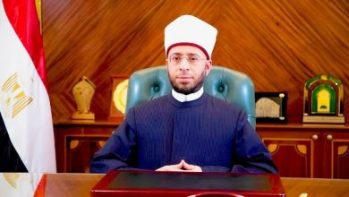 وزير الأوقاف يعزي المستشار عدلي منصور في وفاة شقيقه