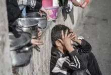 77 يوماً من التجويع المتعمد في غزة بتواطؤ أمريكي وصمت عربي