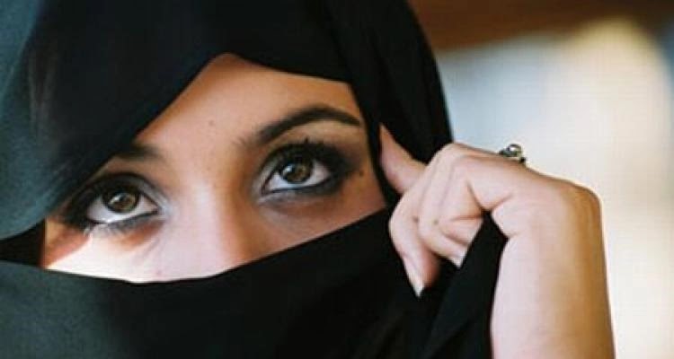 أنوثـــة العالم