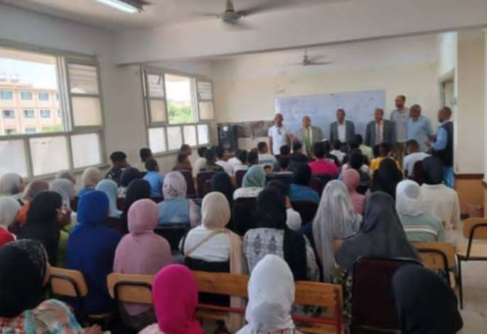إقبال كبير على محاضرات المراجعة النهائية لطلاب الشهادة الإعدادية بالأقصر