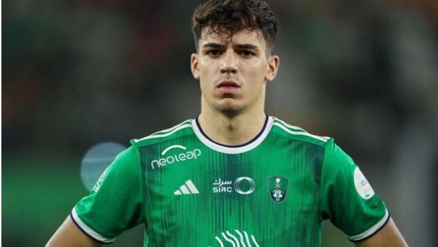 الأهلي يرد على عروض فيجا